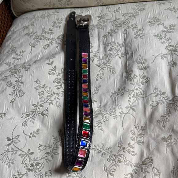 Black Leather Belt with Silver Buckle and Multicolor Accents Vintage Small. - Picture 9 of 17